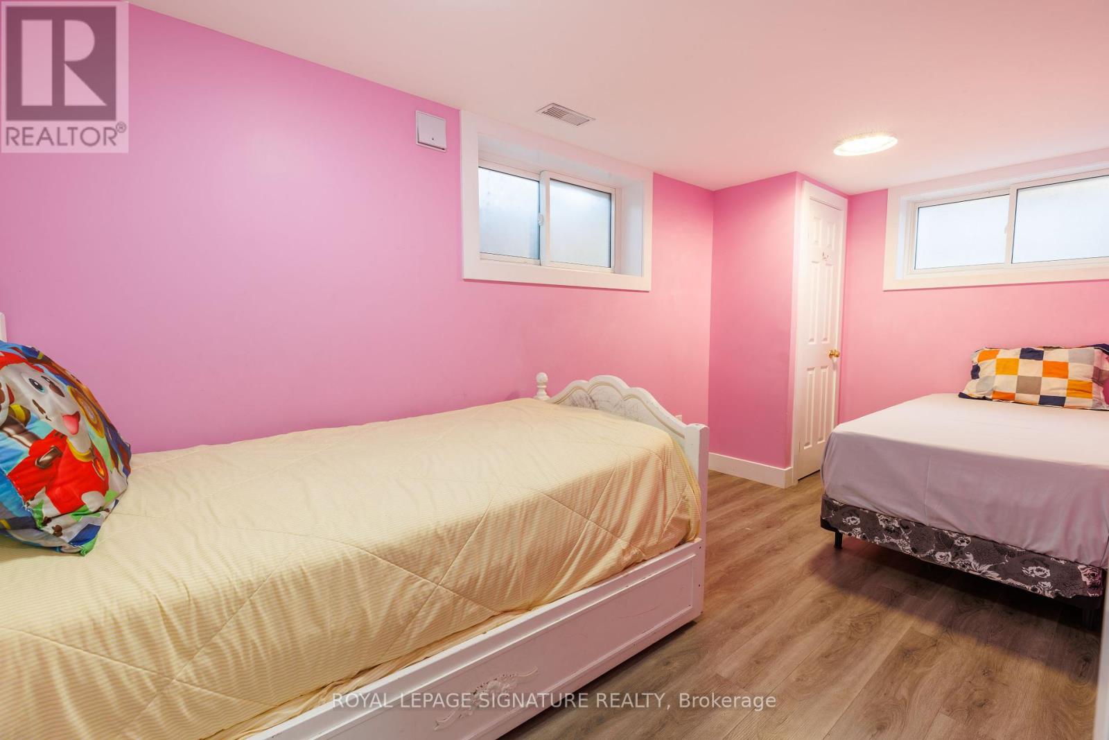 Photo 31 of 18 Silverdale Crescent, London South ON