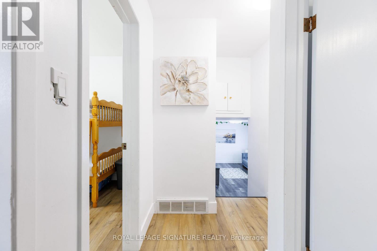 Photo 17 of 18 Silverdale Crescent, London South ON
