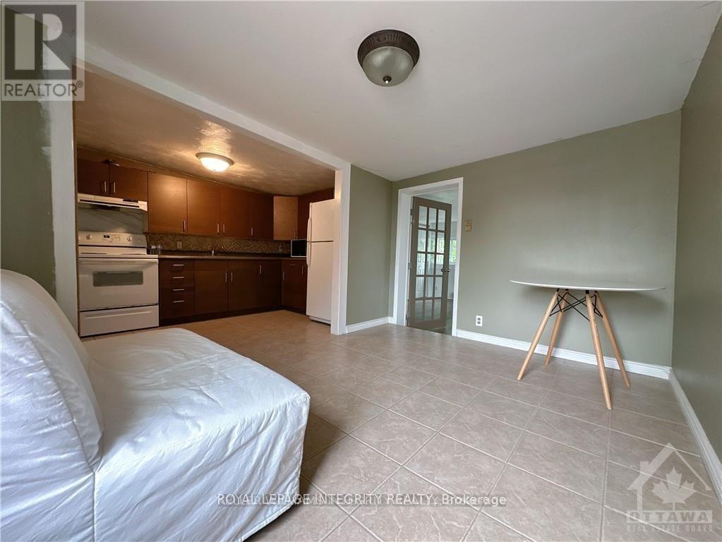 Photo 10 of 2 137 Elm Street, Ottawa ON