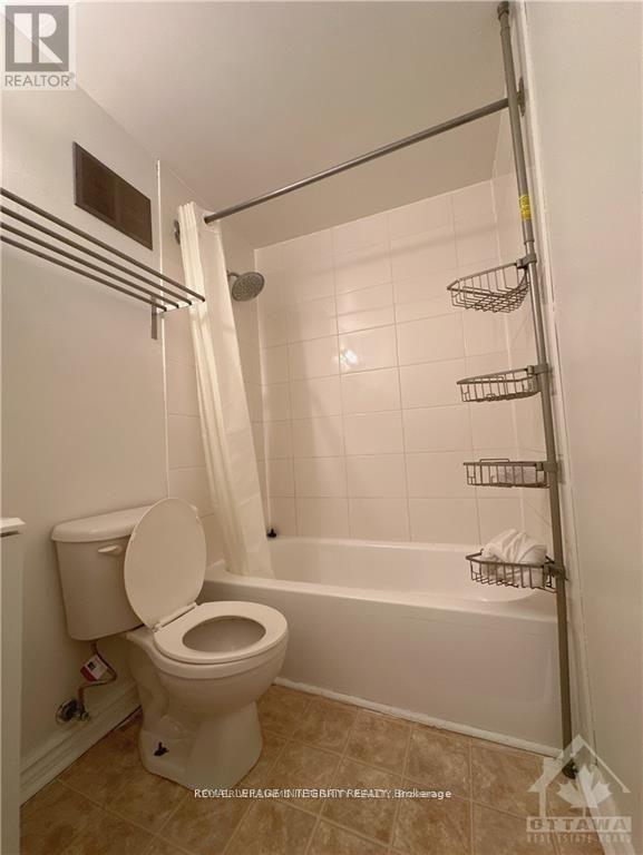 Photo 11 of 2 137 Elm Street, Ottawa ON