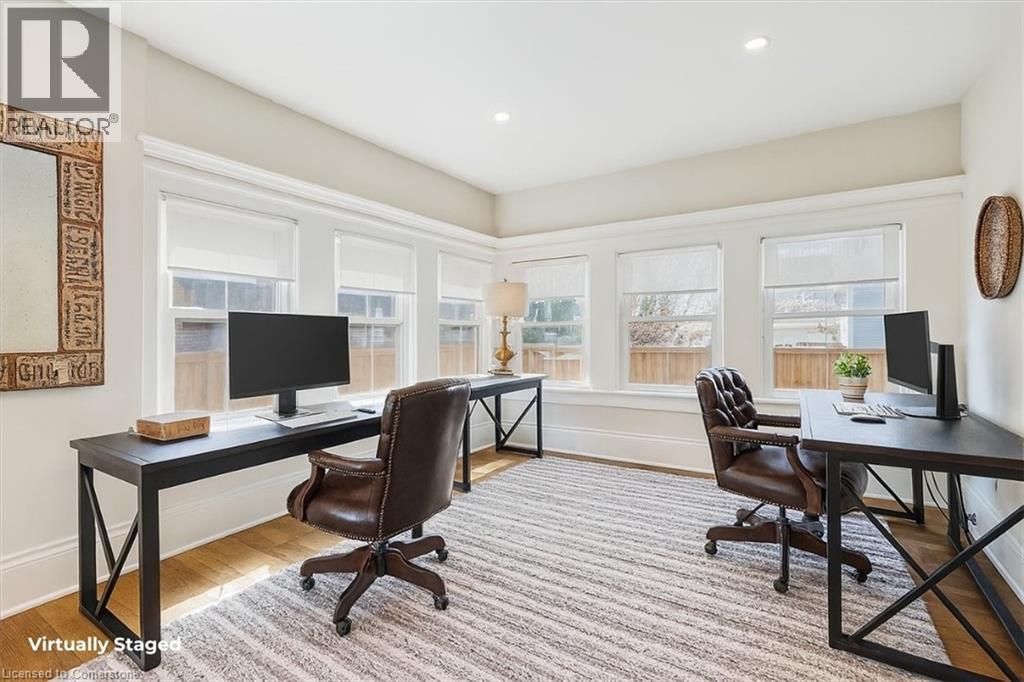 Photo 2 of 524 Locust Street, Burlington ON