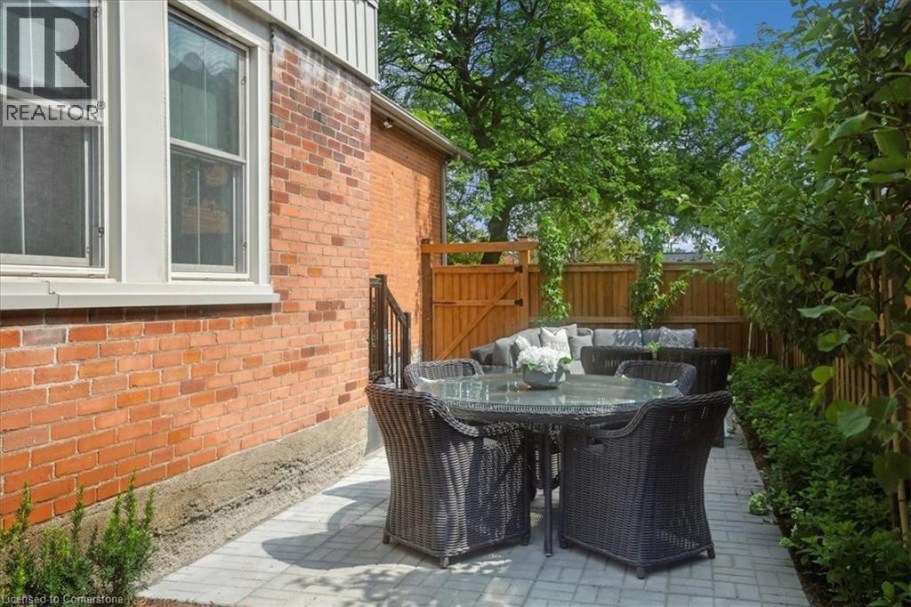 Photo 10 of 524 Locust Street, Burlington ON