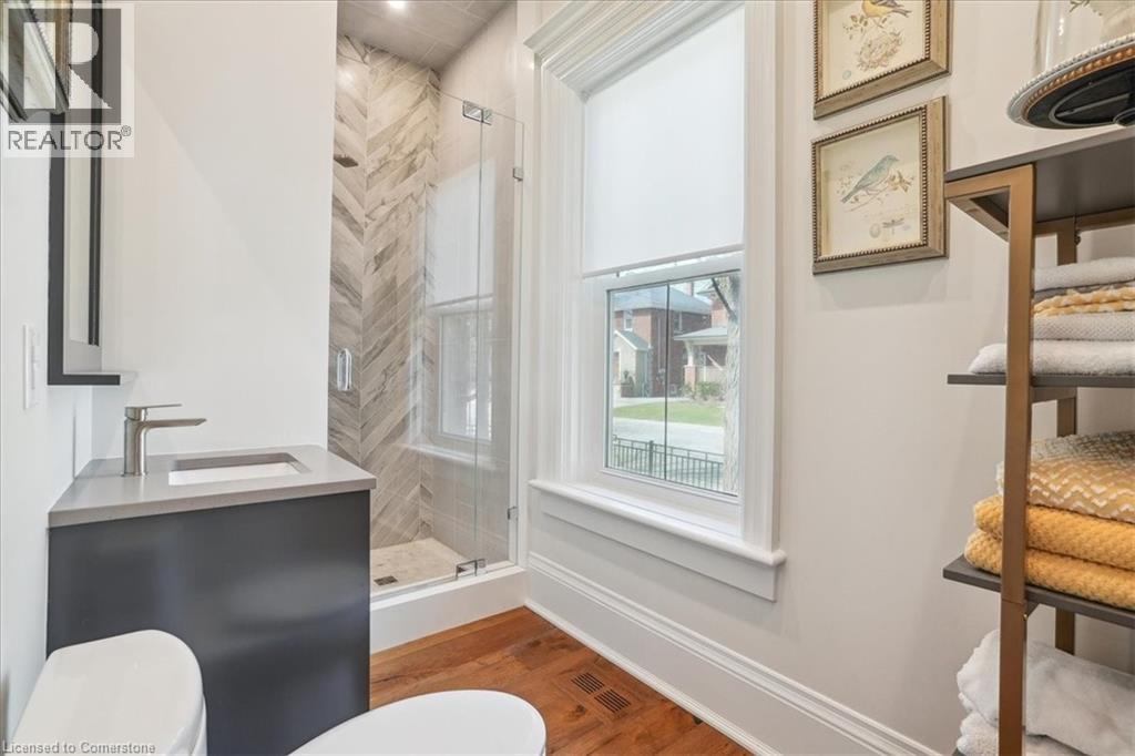 Photo 13 of 524 Locust Street, Burlington ON