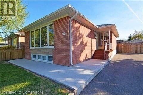 Photo 3 of 49 Gretna Drive, Brampton ON