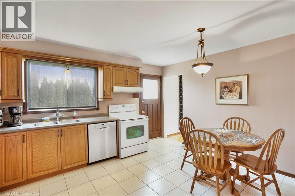 Photo 31 of 72 Eastbury Drive, Hamilton ON