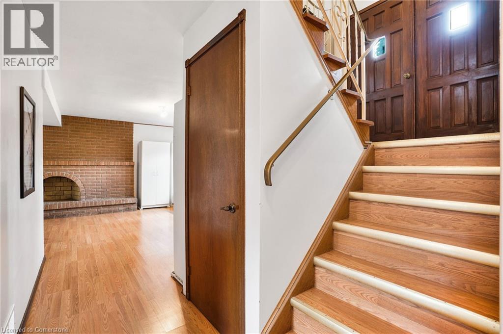 Photo 23 of 72 Eastbury Drive, Hamilton ON