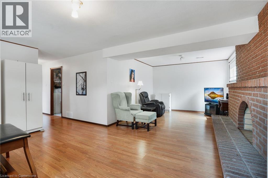 Photo 24 of 72 Eastbury Drive, Hamilton ON