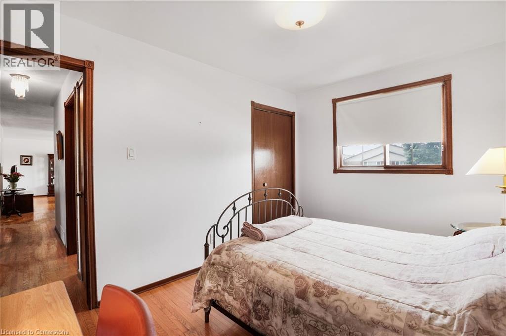 Photo 19 of 72 Eastbury Drive, Hamilton ON