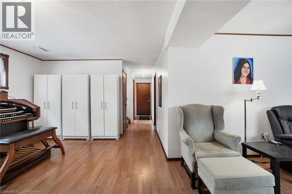 Photo 26 of 72 Eastbury Drive, Hamilton ON