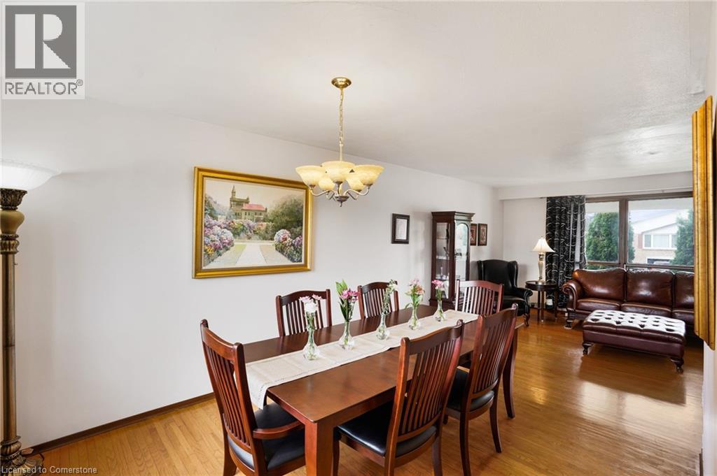 Photo 34 of 72 Eastbury Drive, Hamilton ON