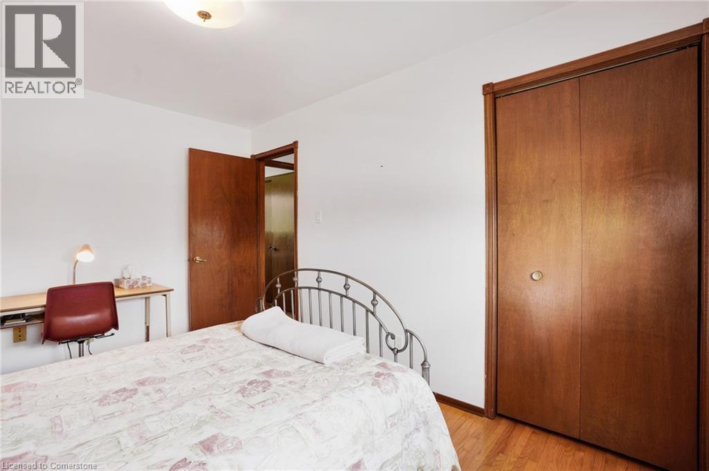 Photo 5 of 72 Eastbury Drive, Hamilton ON