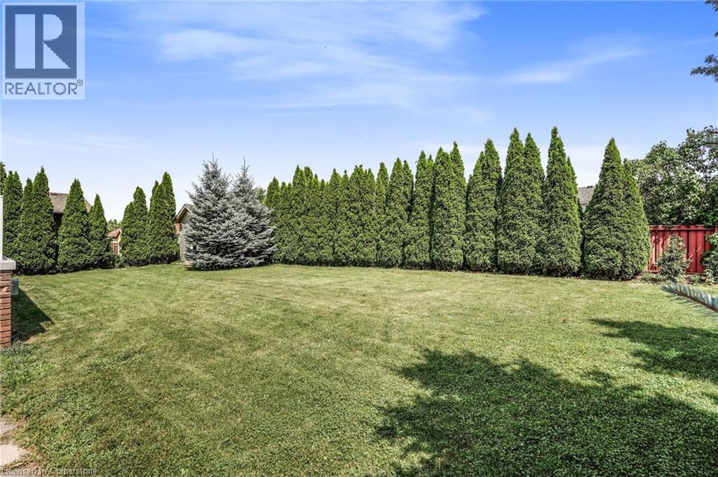 Photo 10 of 72 Eastbury Drive, Hamilton ON