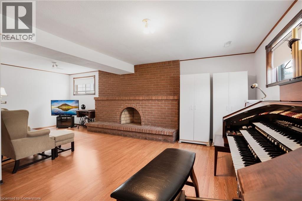 Photo 29 of 72 Eastbury Drive, Hamilton ON