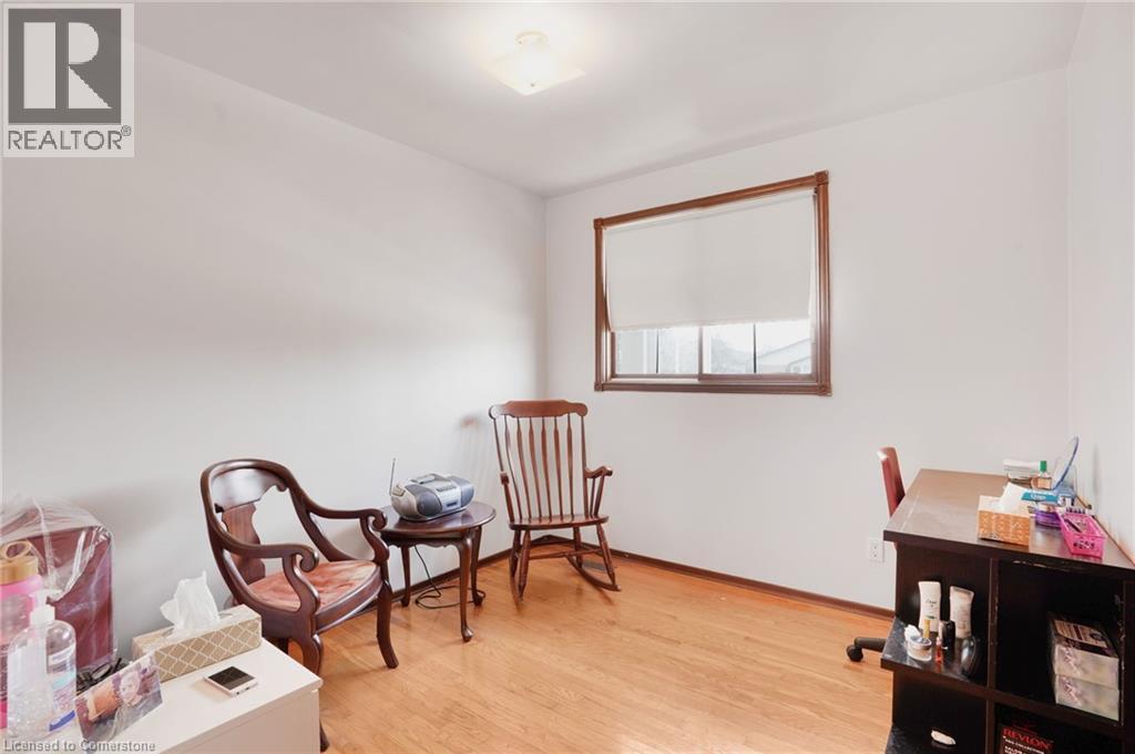 Photo 15 of 72 Eastbury Drive, Hamilton ON