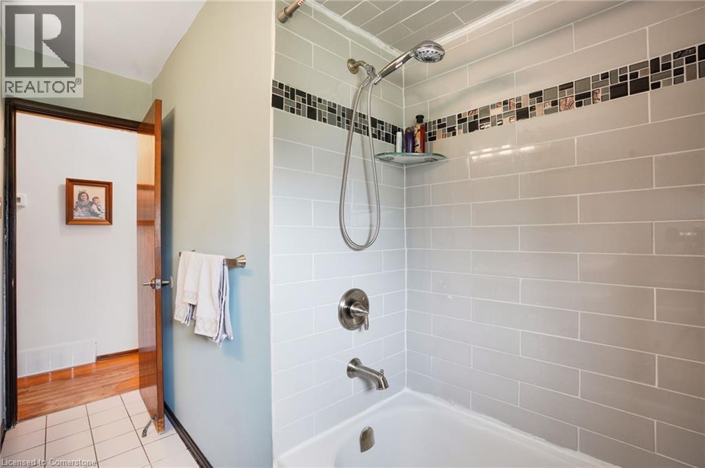 Photo 21 of 72 Eastbury Drive, Hamilton ON