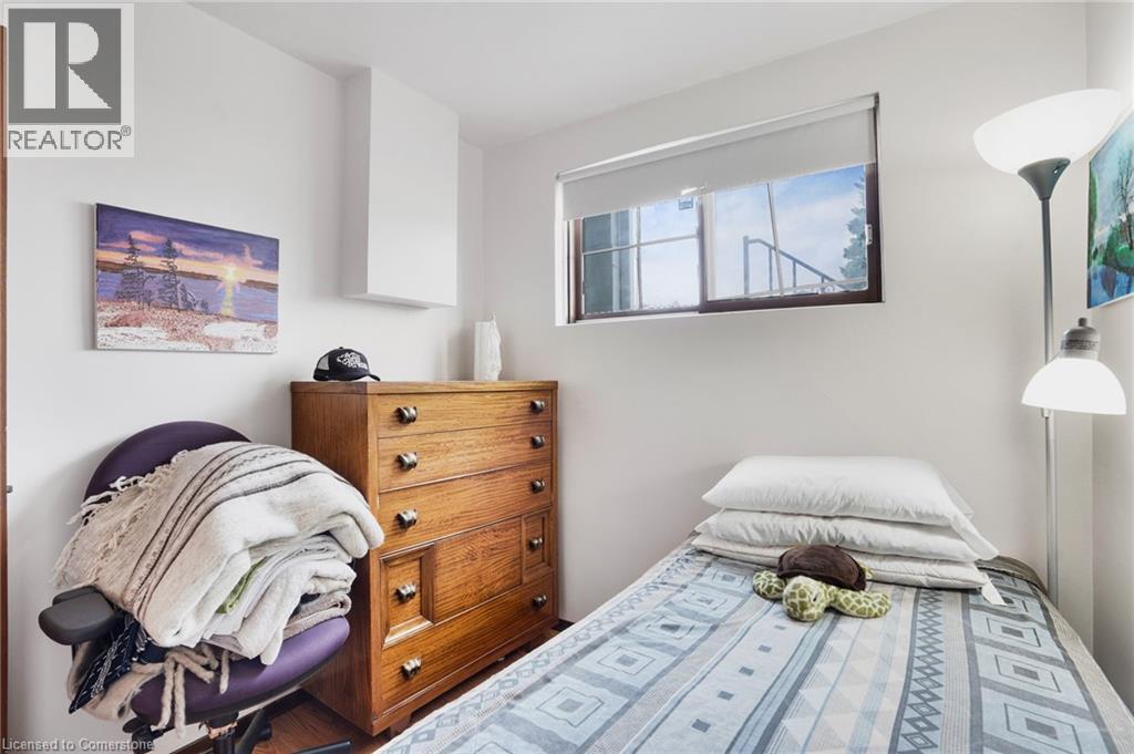 Photo 20 of 72 Eastbury Drive, Hamilton ON