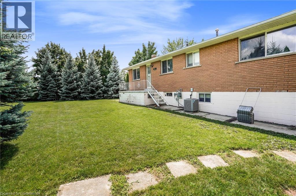 Photo 17 of 72 Eastbury Drive, Hamilton ON