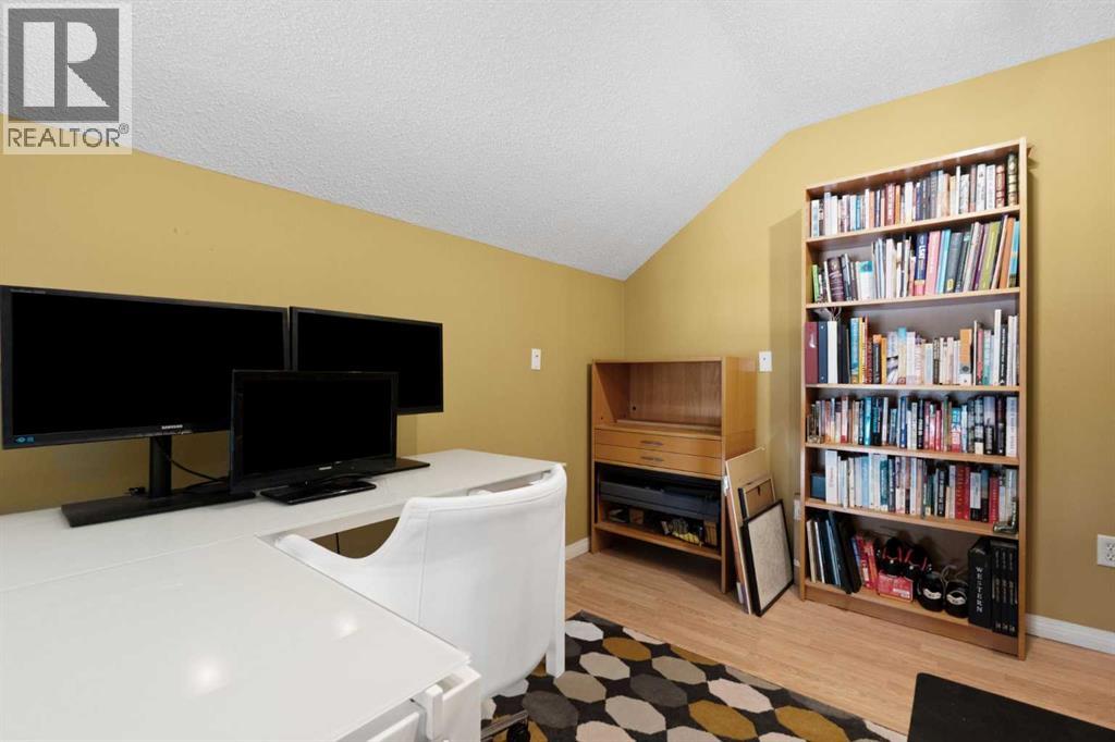 Single Family House Multi-level for Sale in    Avenue SW Beltline Calgary 