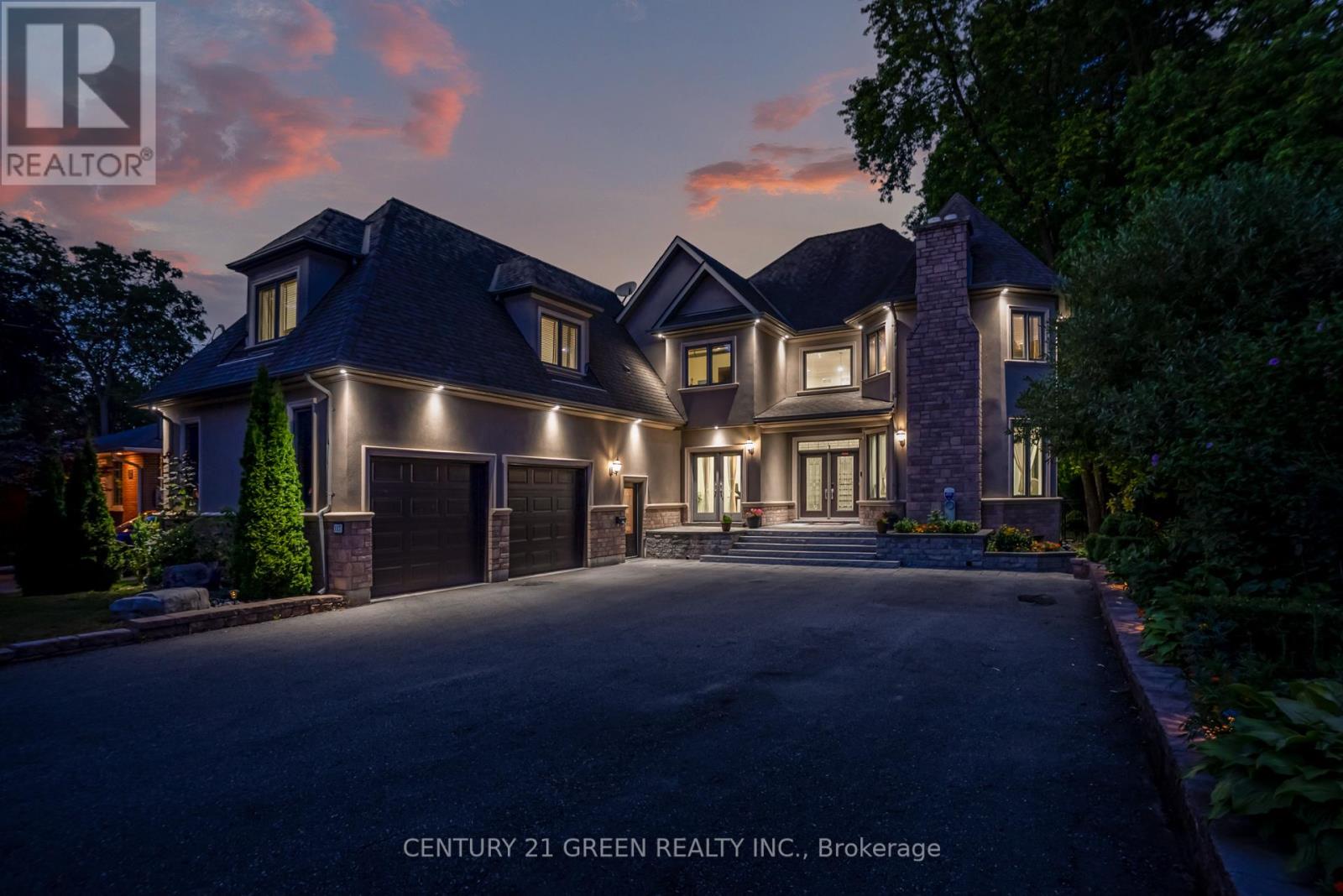 Photo 11 of 117 Raglan Street, Whitby ON