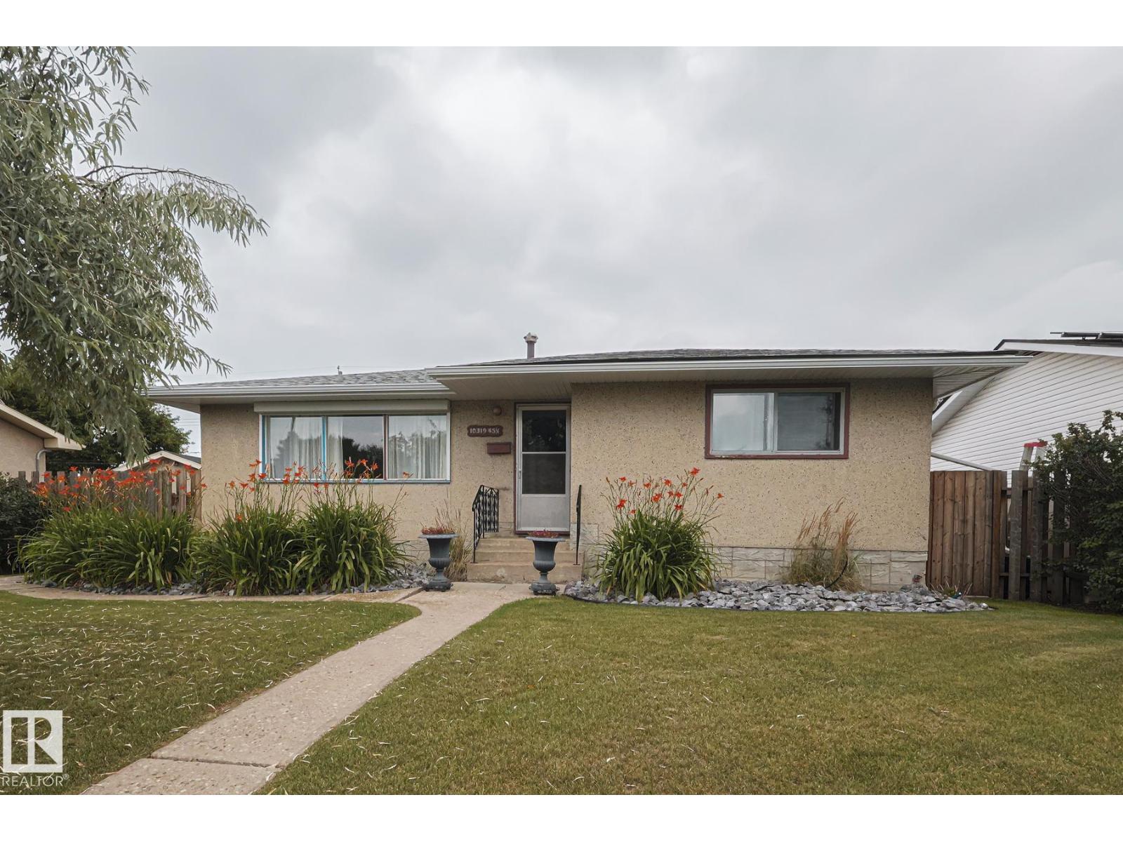 Photo 30 of 10319 45 St Nw, Edmonton AB