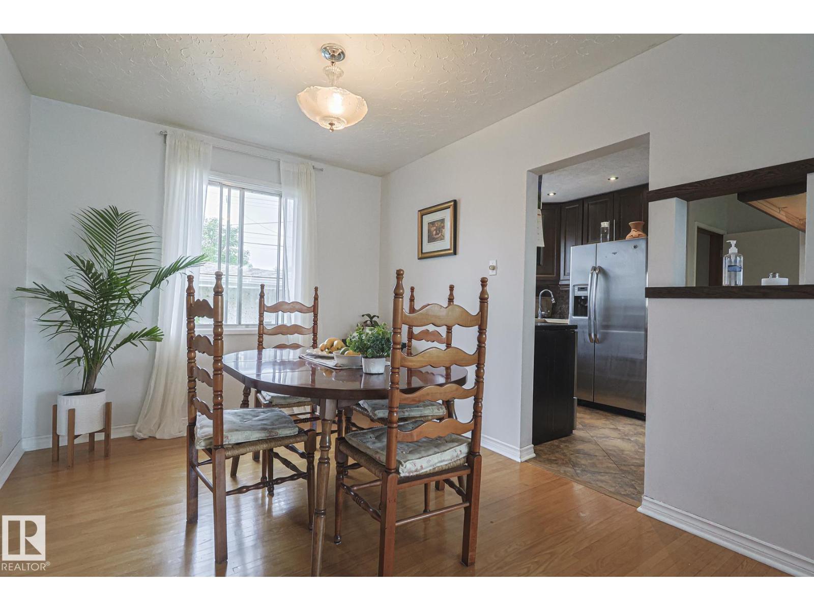 Photo 33 of 10319 45 St Nw, Edmonton AB
