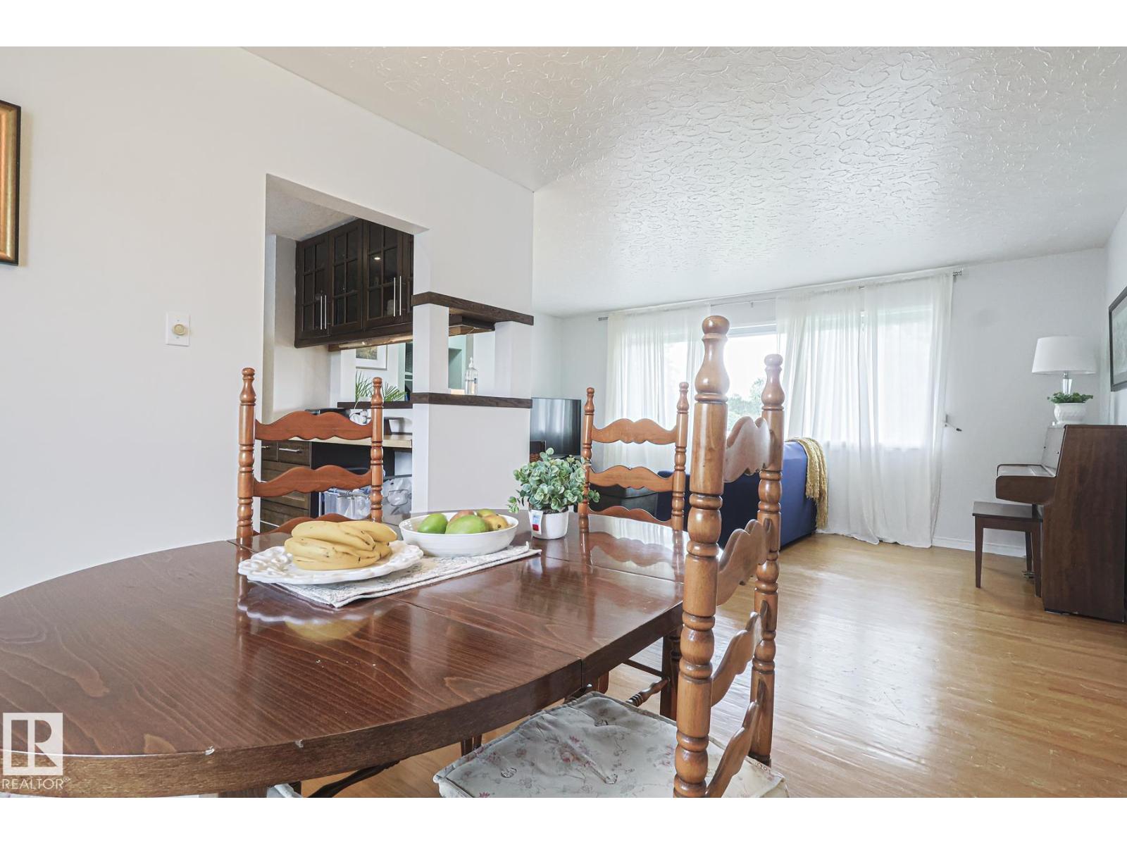 Photo 53 of 10319 45 St Nw, Edmonton AB