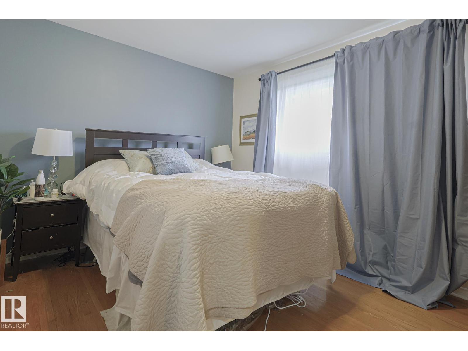 Photo 42 of 10319 45 St Nw, Edmonton AB