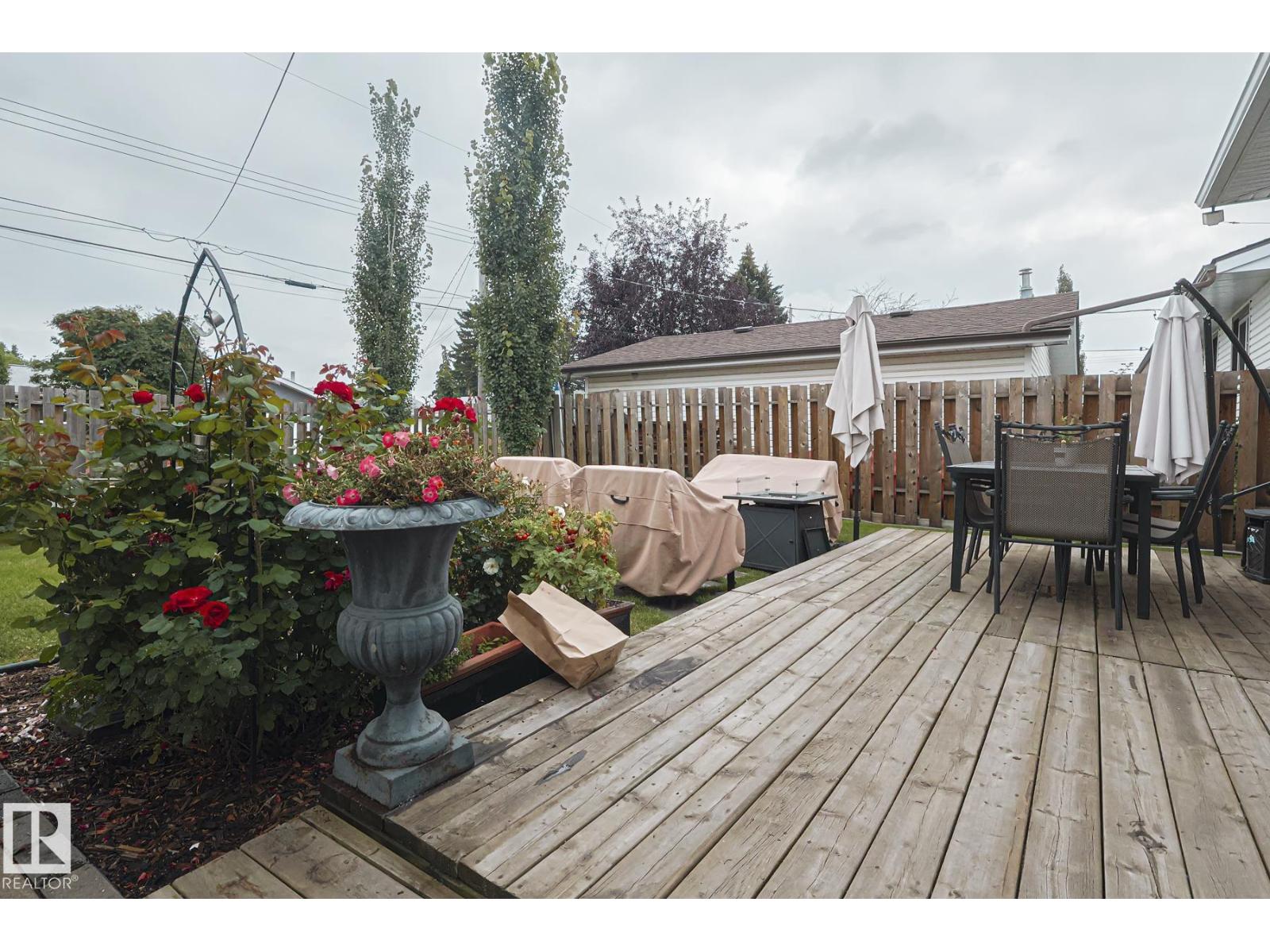 Photo 51 of 10319 45 St Nw, Edmonton AB