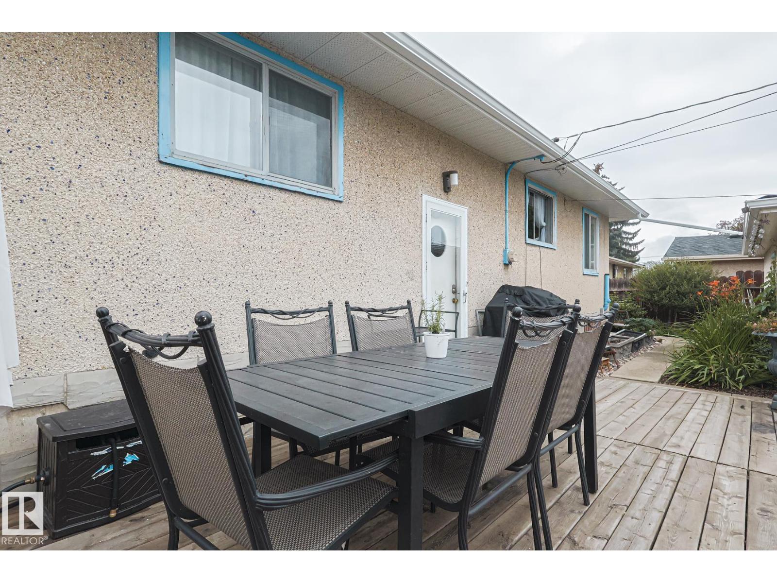 Photo 26 of 10319 45 St Nw, Edmonton AB