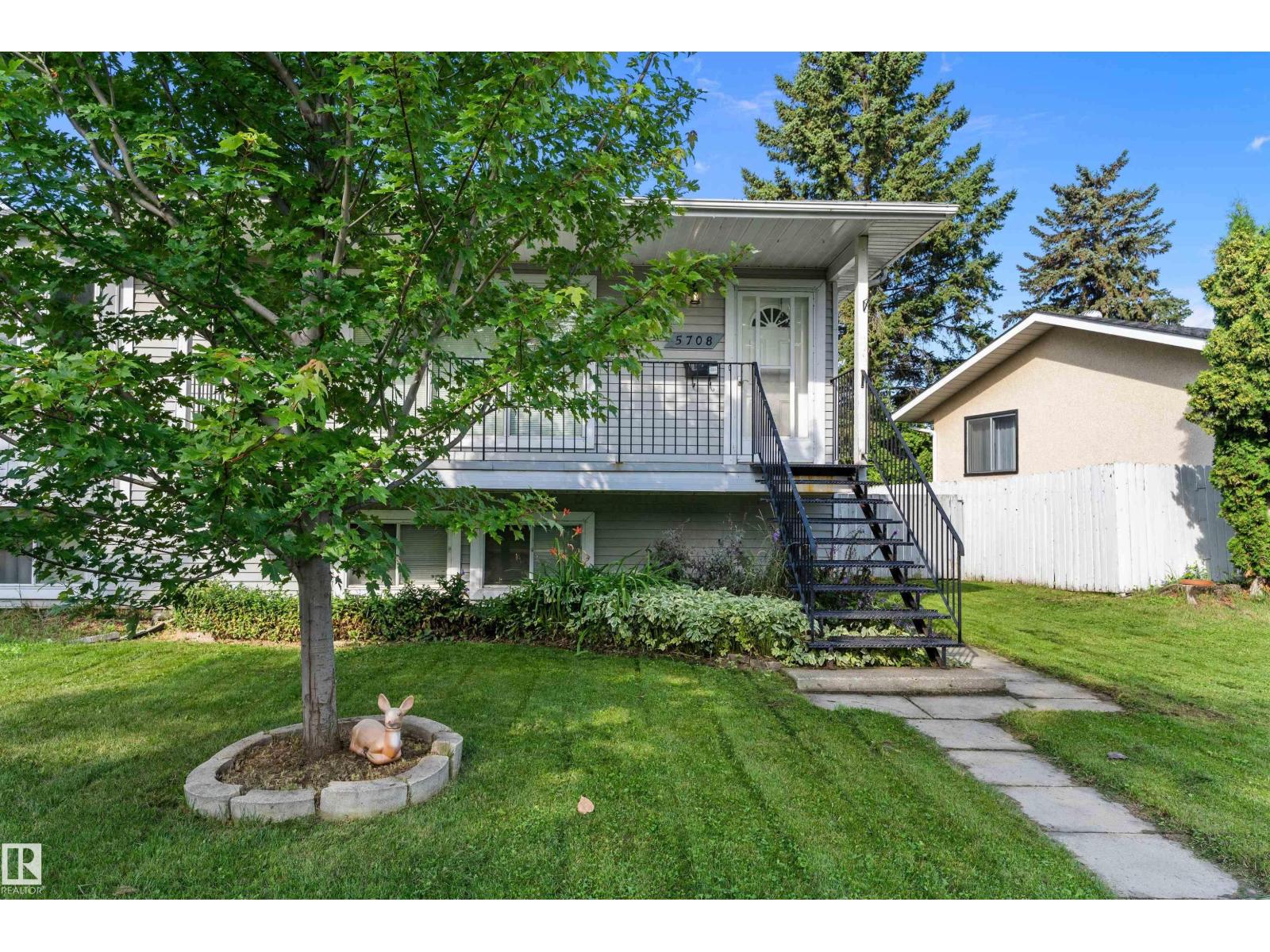 Photo 1 of 5708 52 St, Wetaskiwin AB