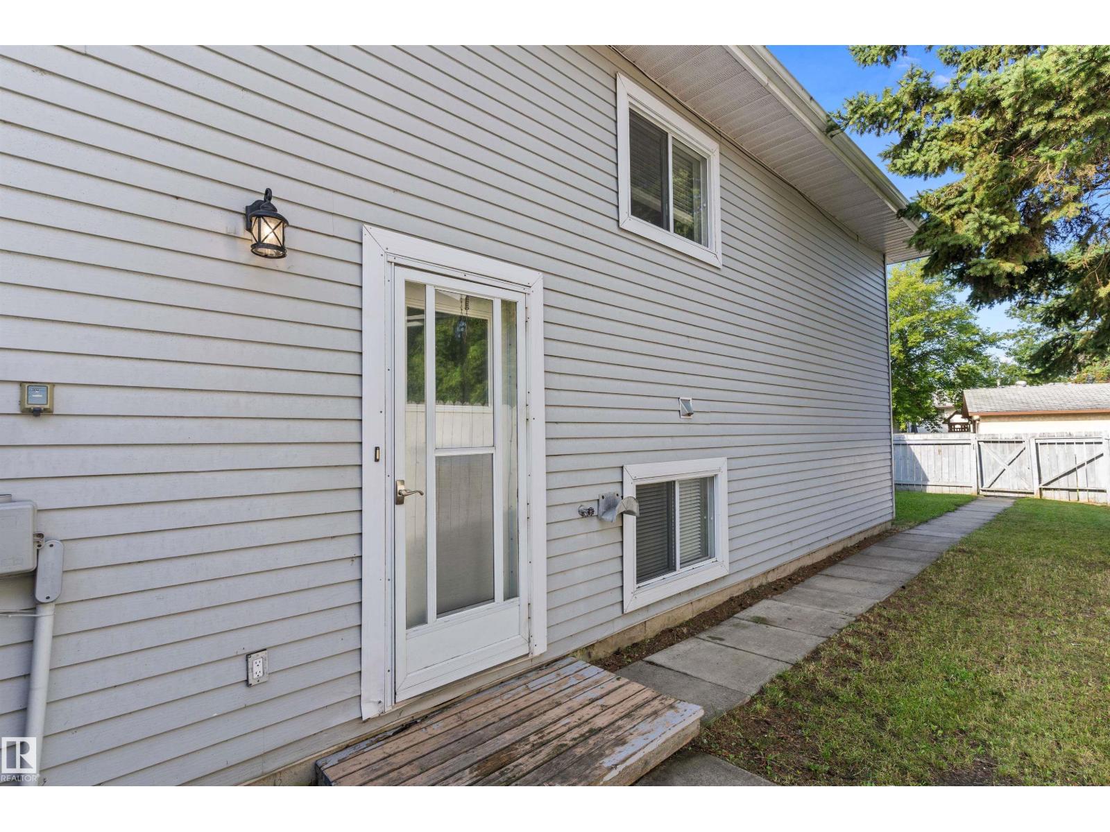Photo 42 of 5708 52 St, Wetaskiwin AB