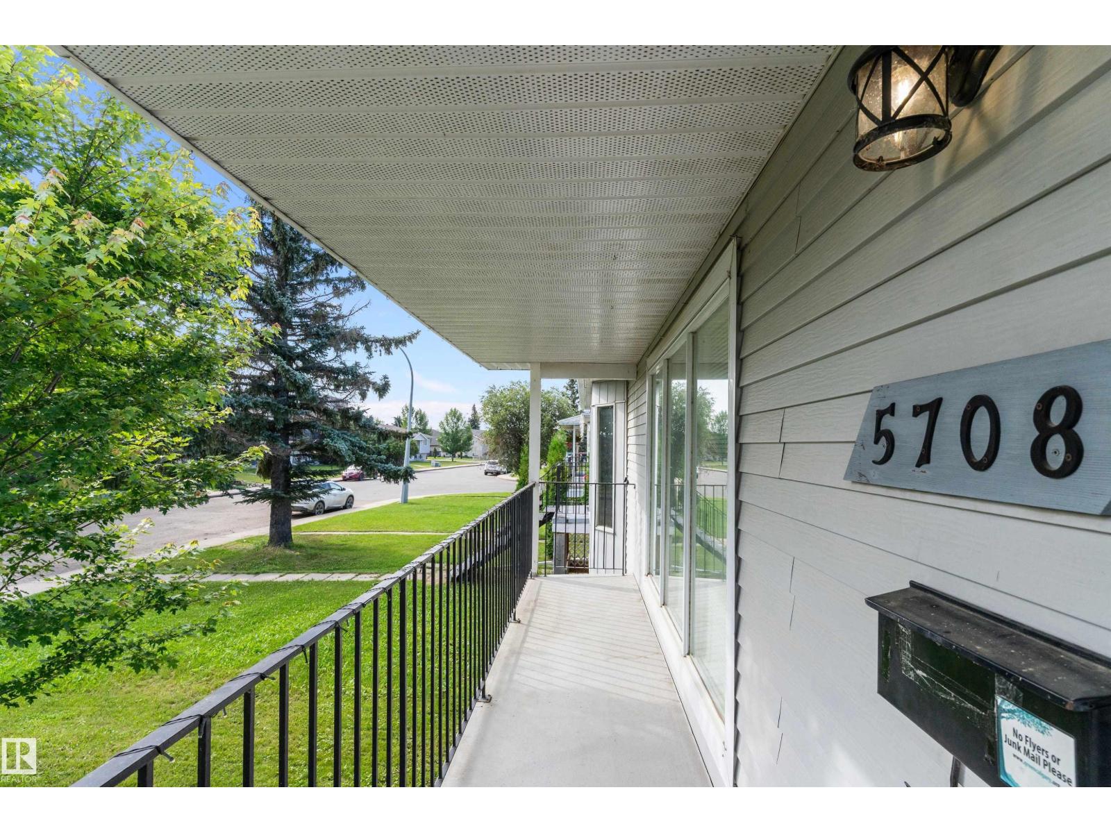 Photo 51 of 5708 52 St, Wetaskiwin AB