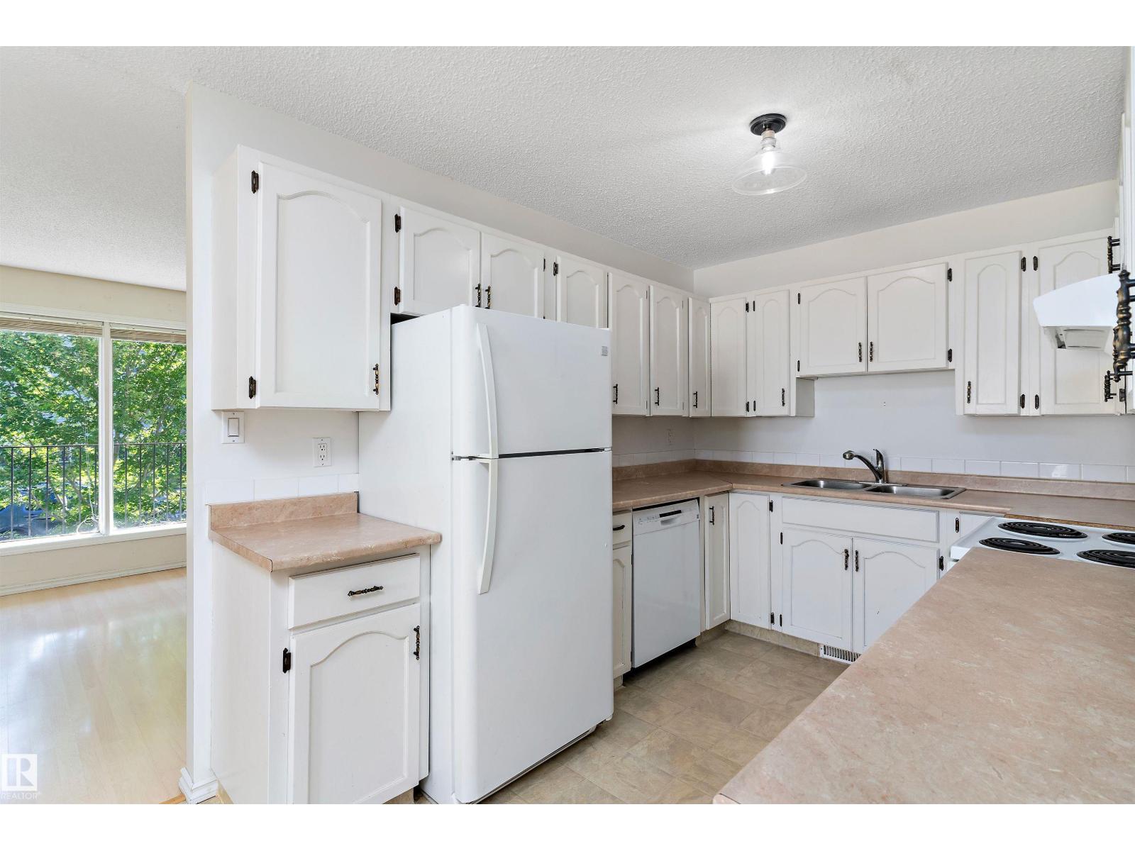 Photo 8 of 5708 52 St, Wetaskiwin AB