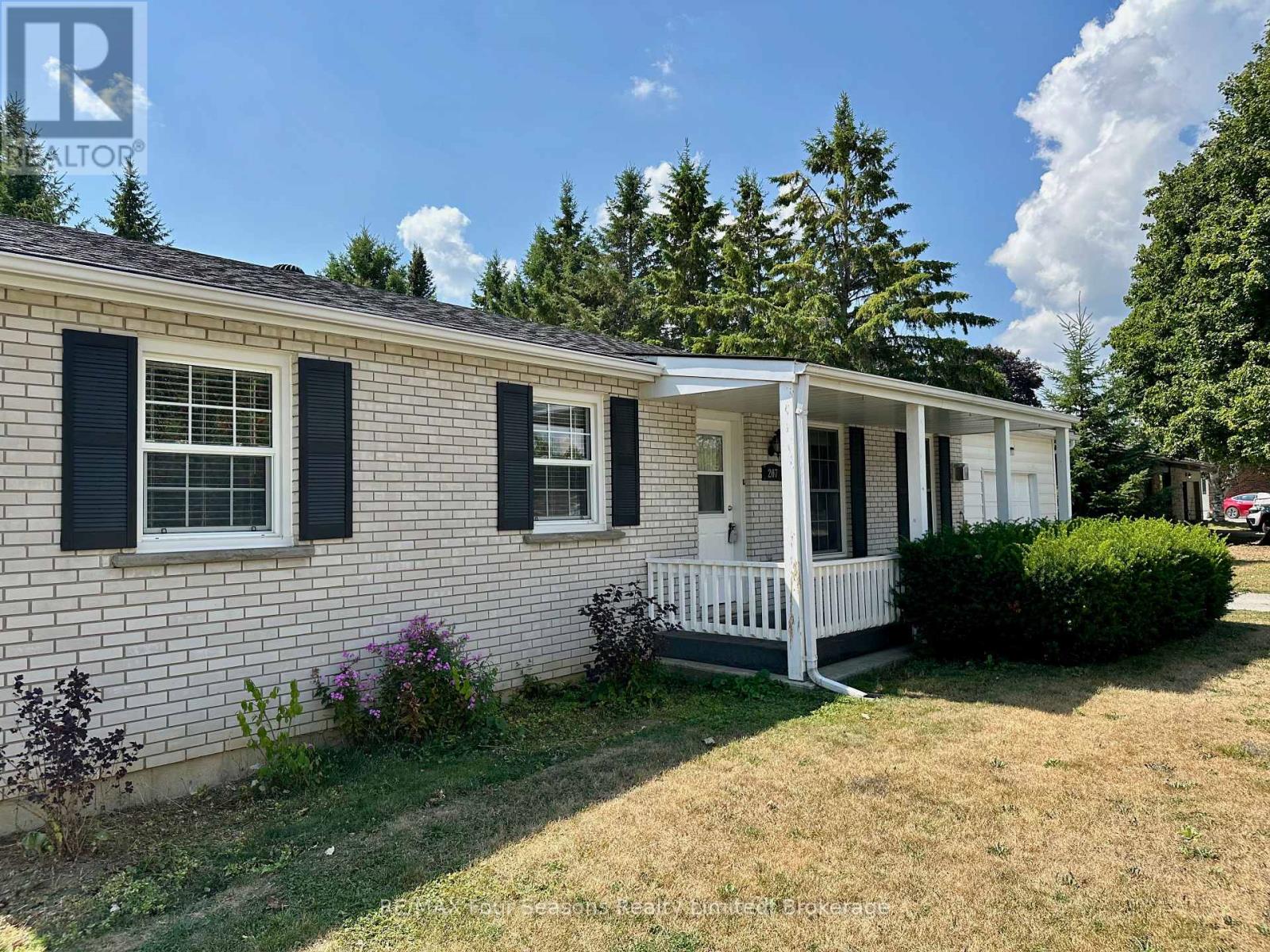 Photo 13 of 207 Christopher Street, Clearview ON