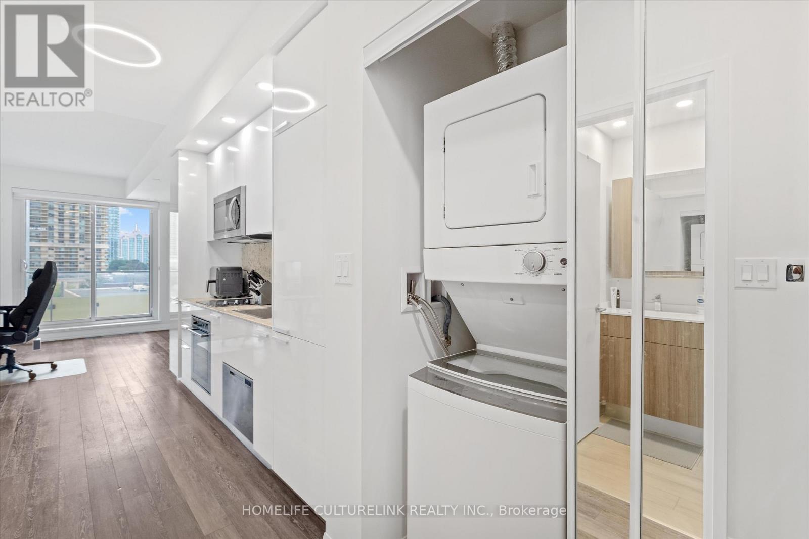 Photo 23 of 503 75 Canterbury Place, Toronto ON