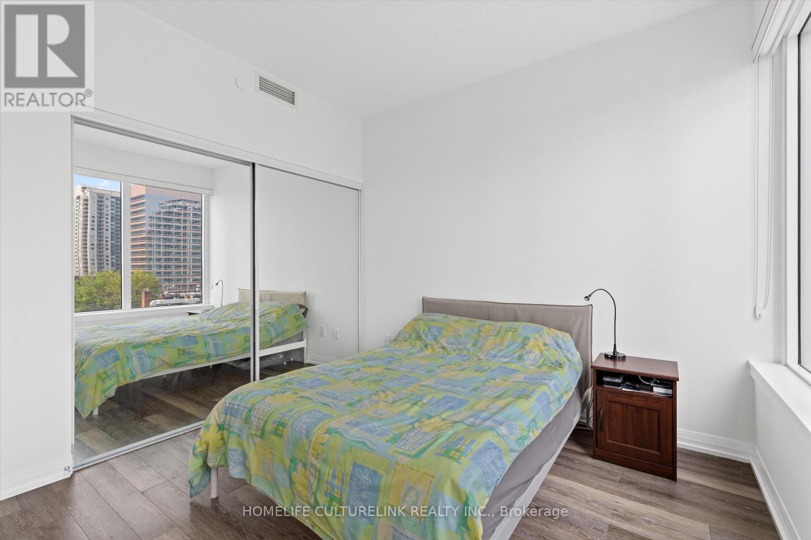 Photo 4 of 503 75 Canterbury Place, Toronto ON