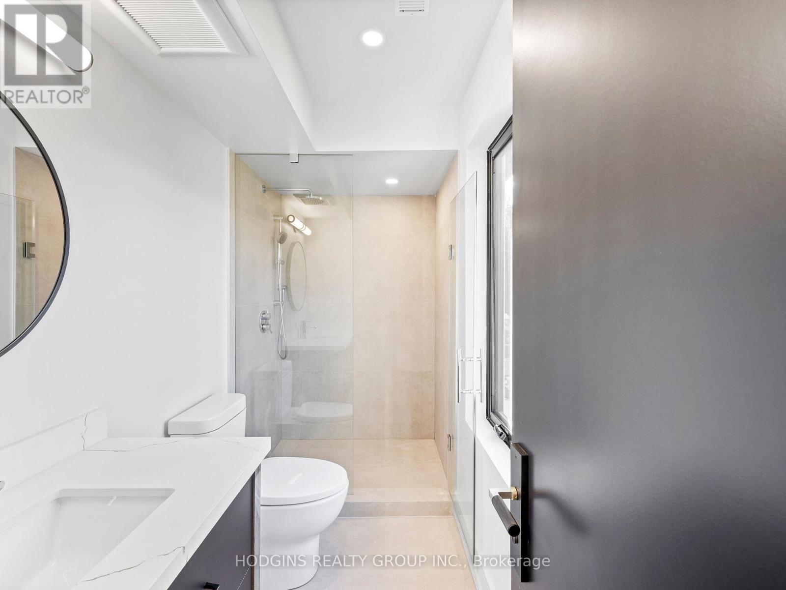 Photo 35 of 855 Tenth Street, Mississauga ON