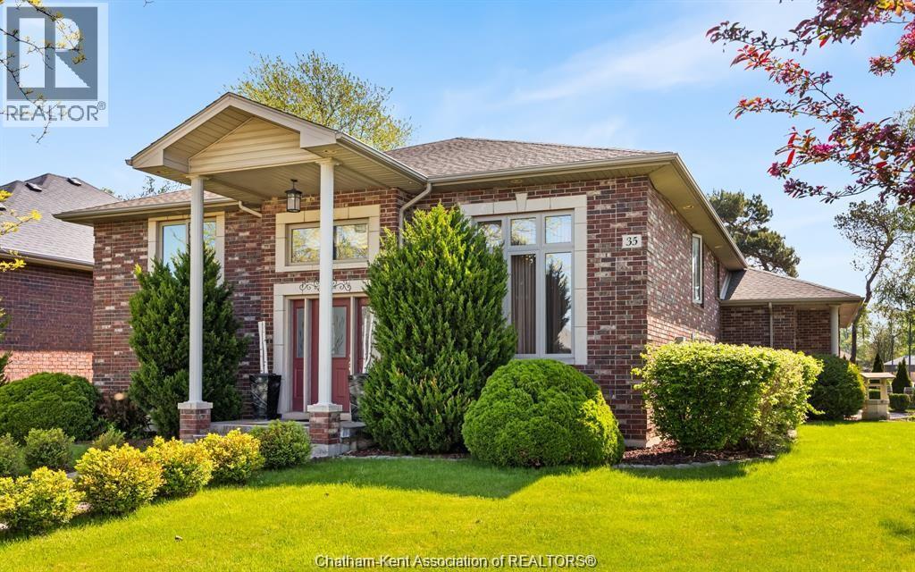 Photo 6 of 35 Normandy Avenue, Kingsville ON