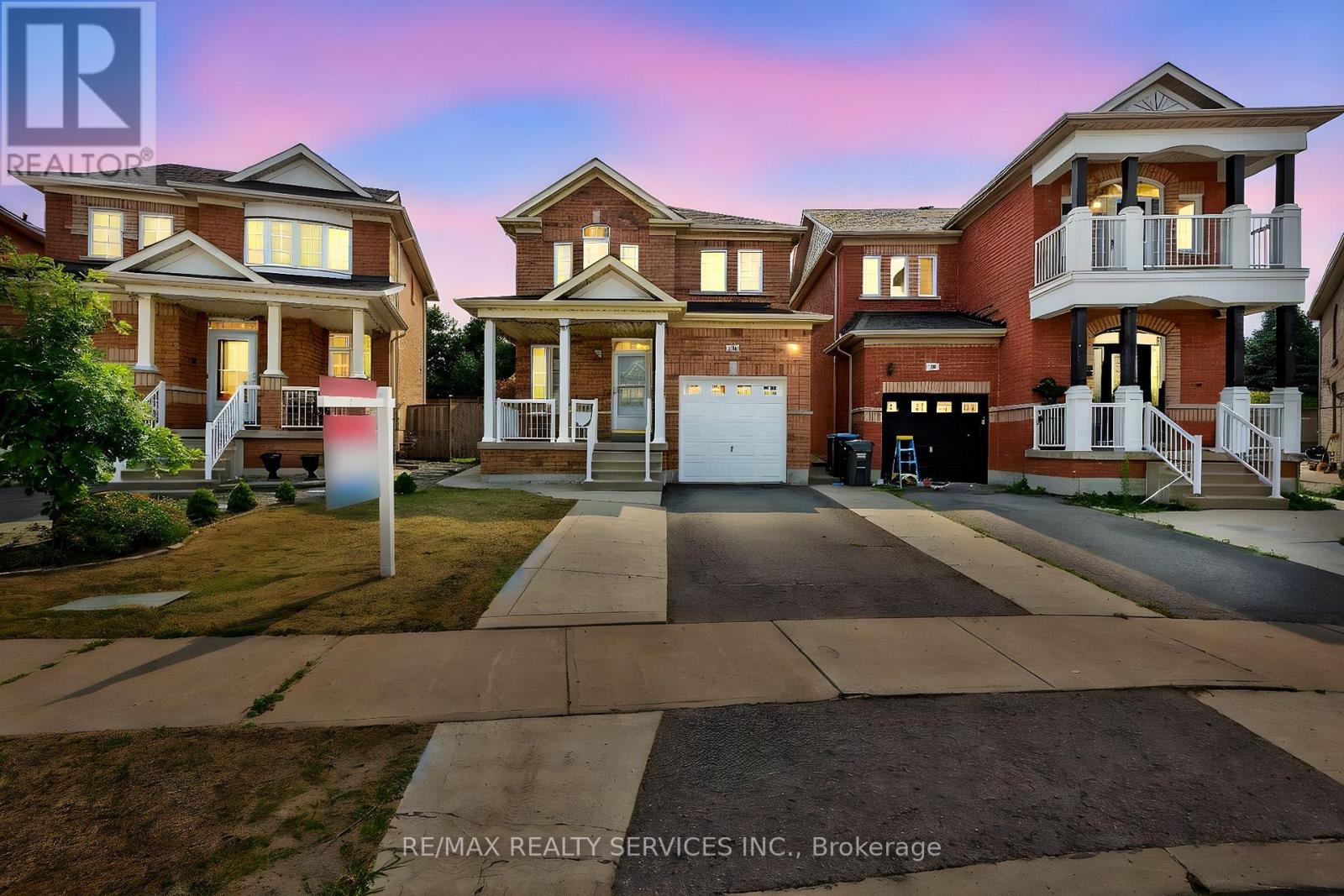 Photo 16 of 18 Fishing Crescent, Brampton ON