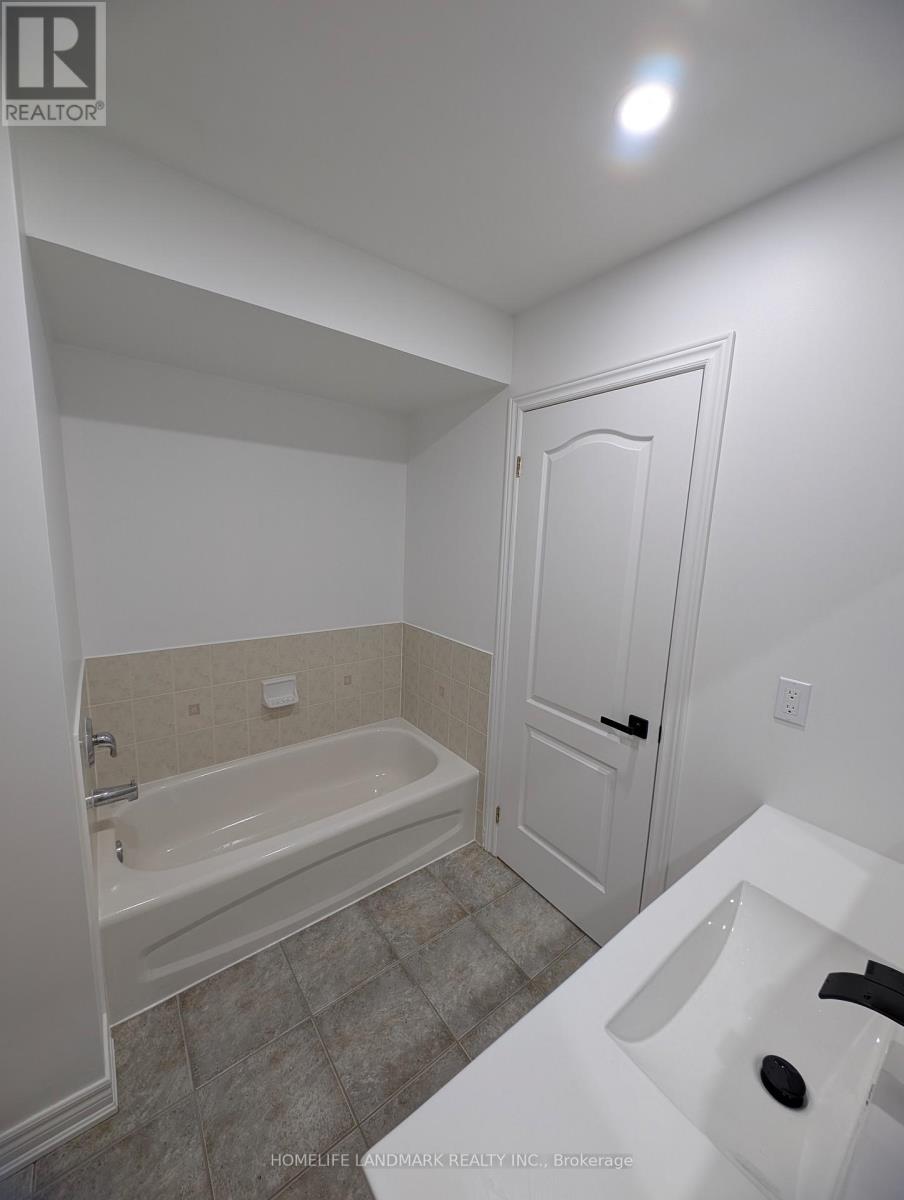 Photo 18 of 21 1015 Galesway Boulevard, Mississauga ON