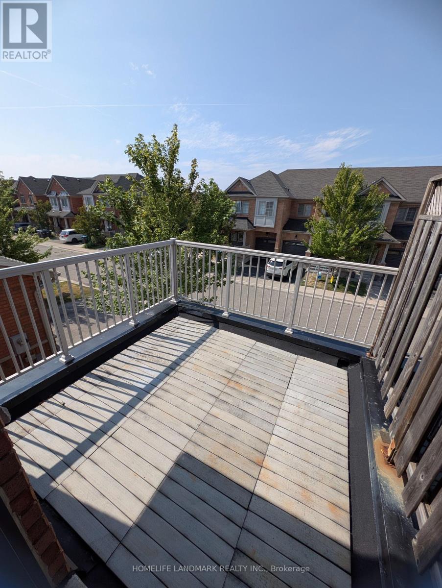 Photo 7 of 21 1015 Galesway Boulevard, Mississauga ON