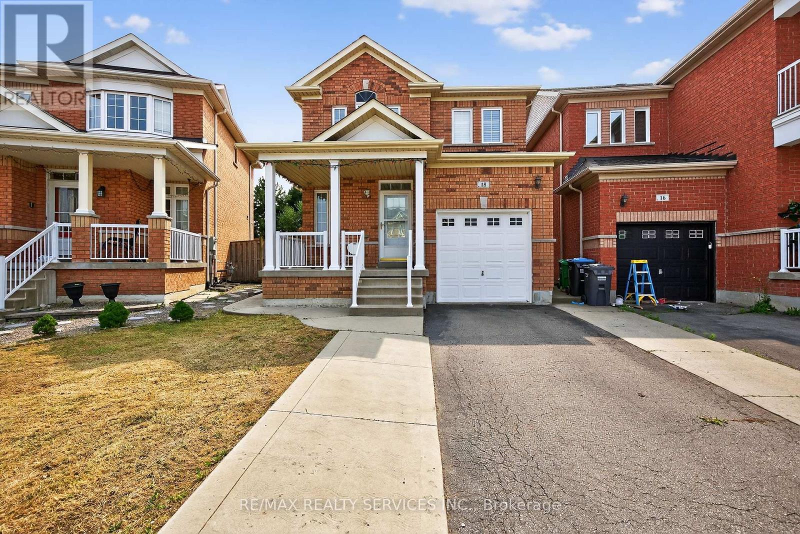 Photo 12 of 18 Fishing Crescent, Brampton ON