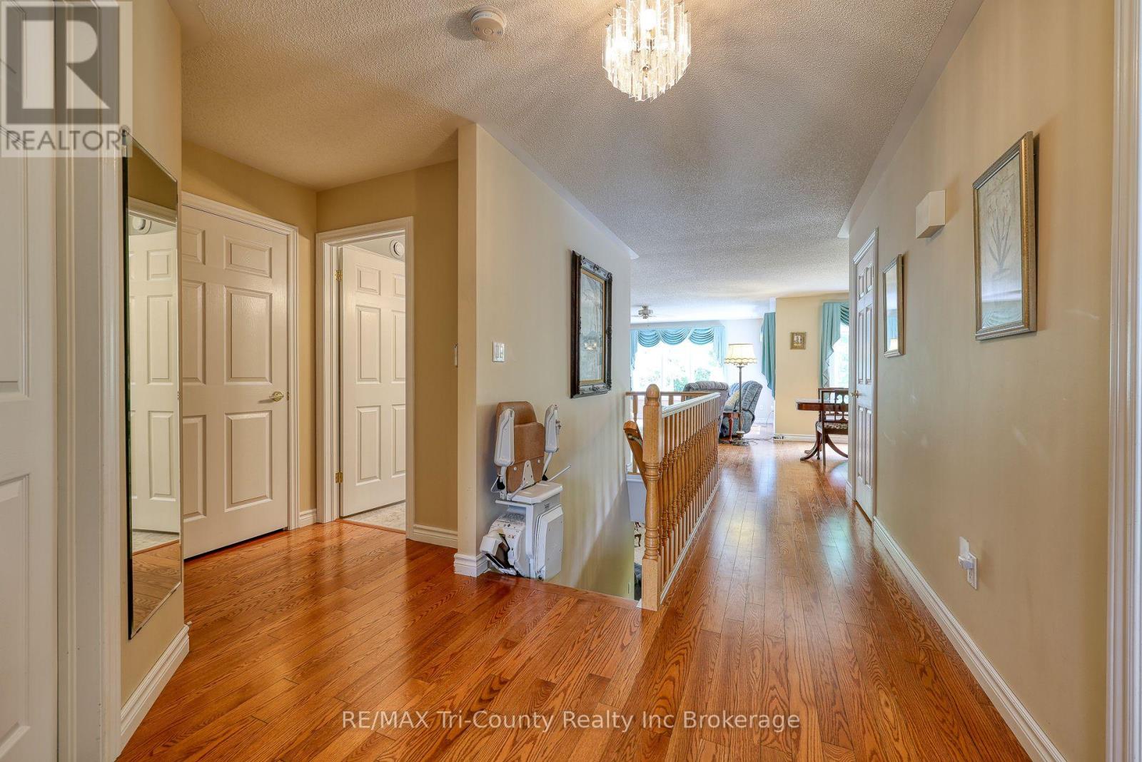 Photo 9 of 102 Wilson Avenue, Tillsonburg ON