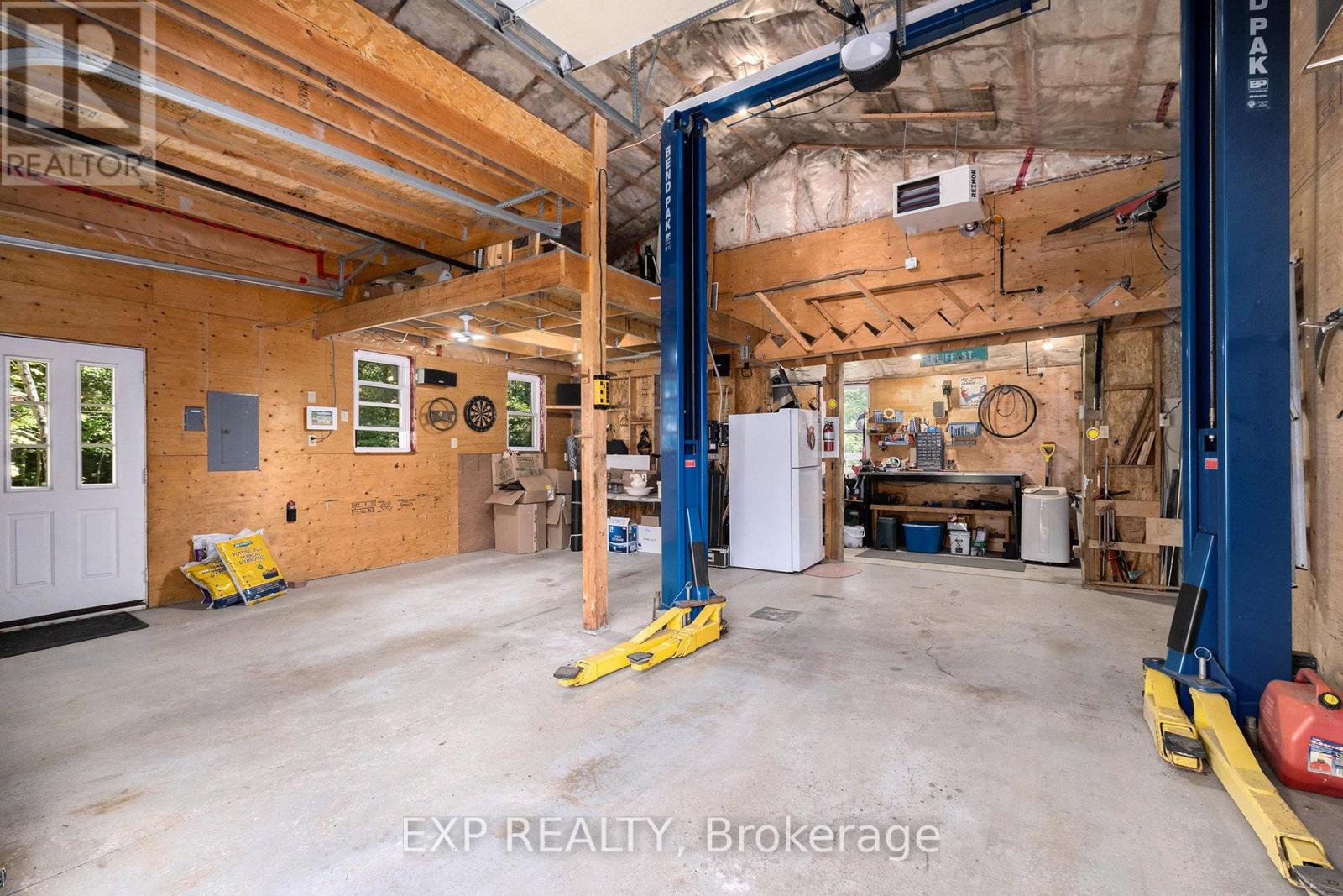 Spacious workshop