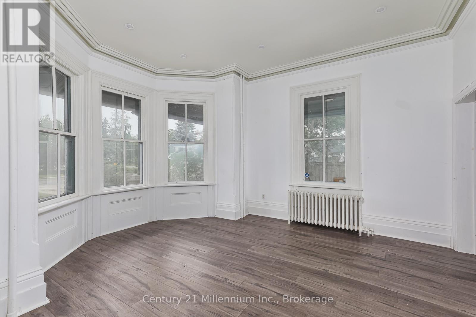 Photo 3 of 637 Hurontario Street, Collingwood ON