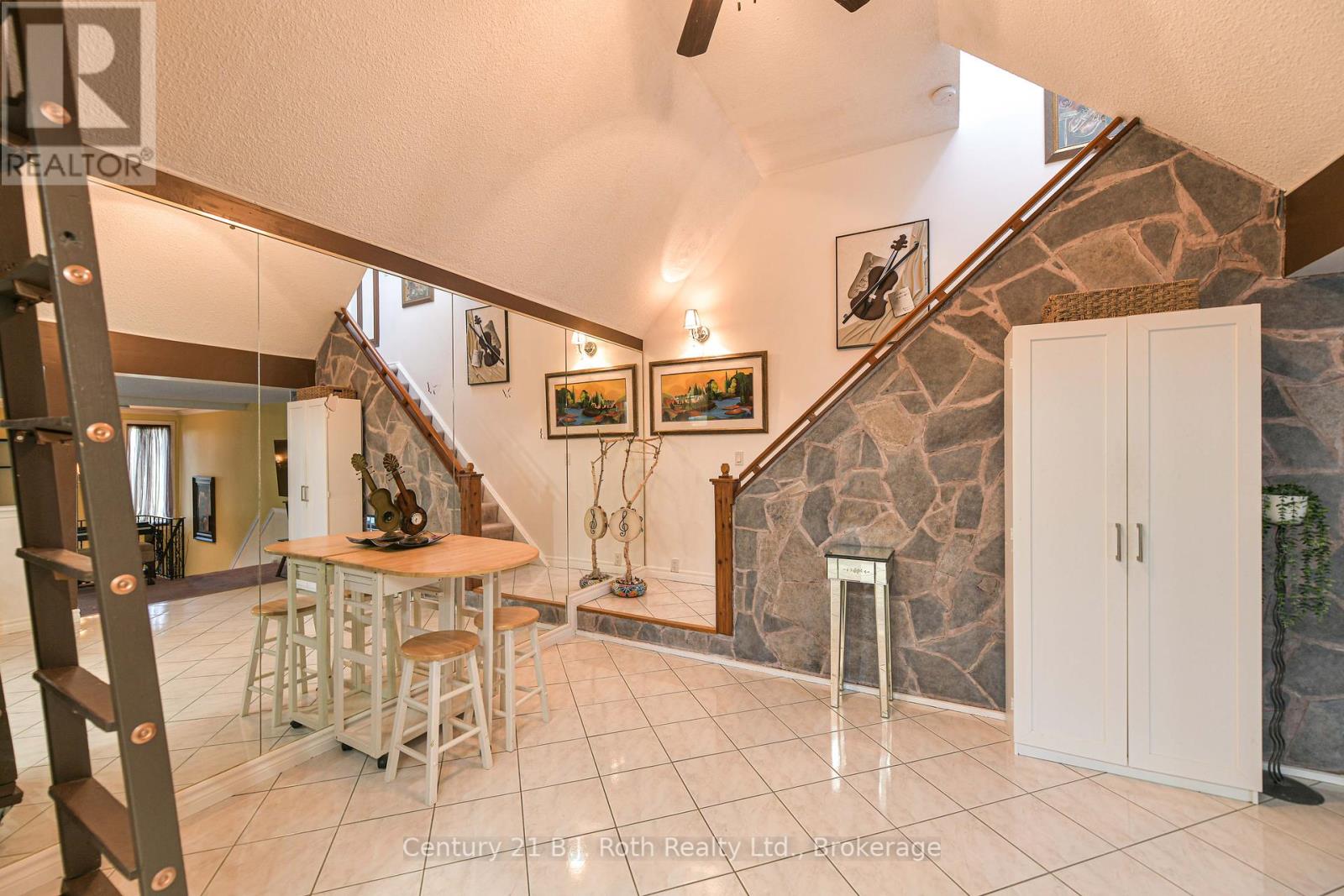 Photo 34 of 21 40 Victoria Crescent, Orillia ON