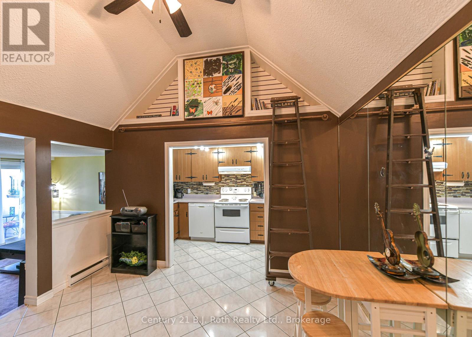 Photo 37 of 21 40 Victoria Crescent, Orillia ON