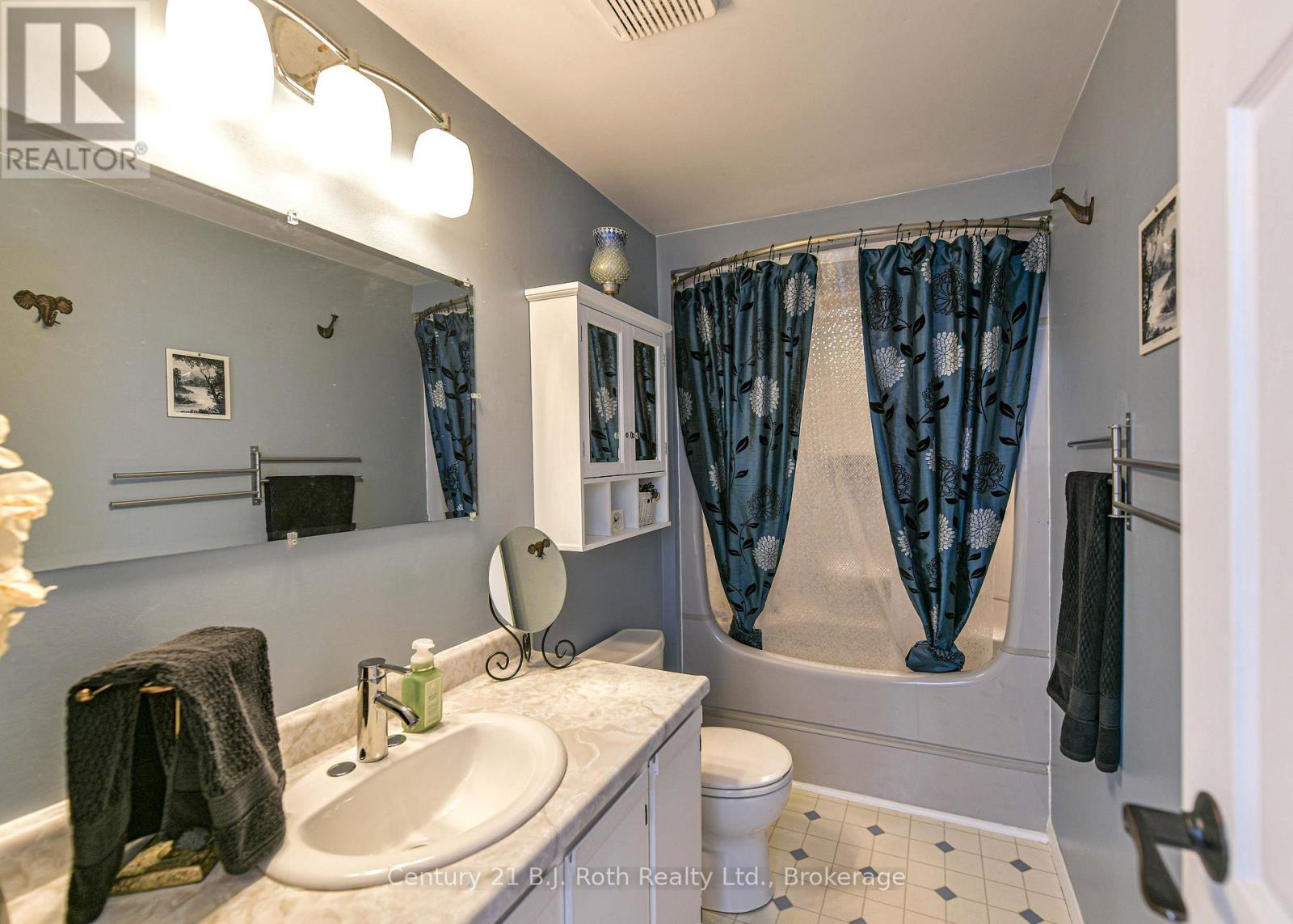 Photo 22 of 21 40 Victoria Crescent, Orillia ON