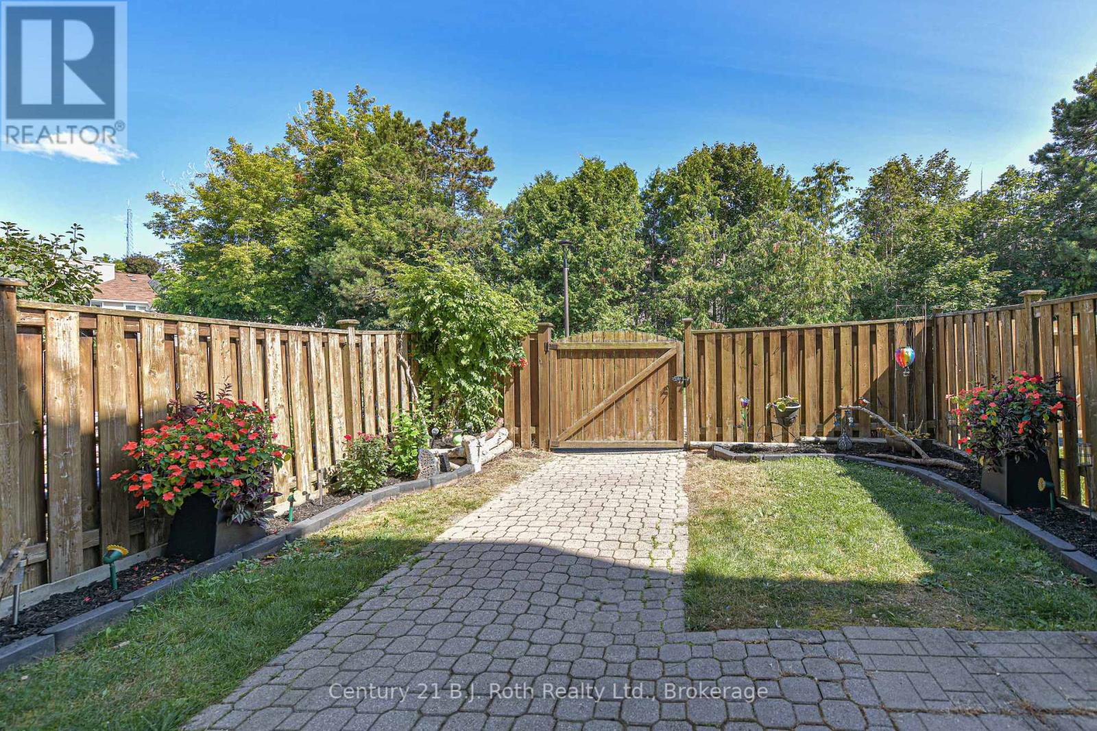 Photo 25 of 21 40 Victoria Crescent, Orillia ON