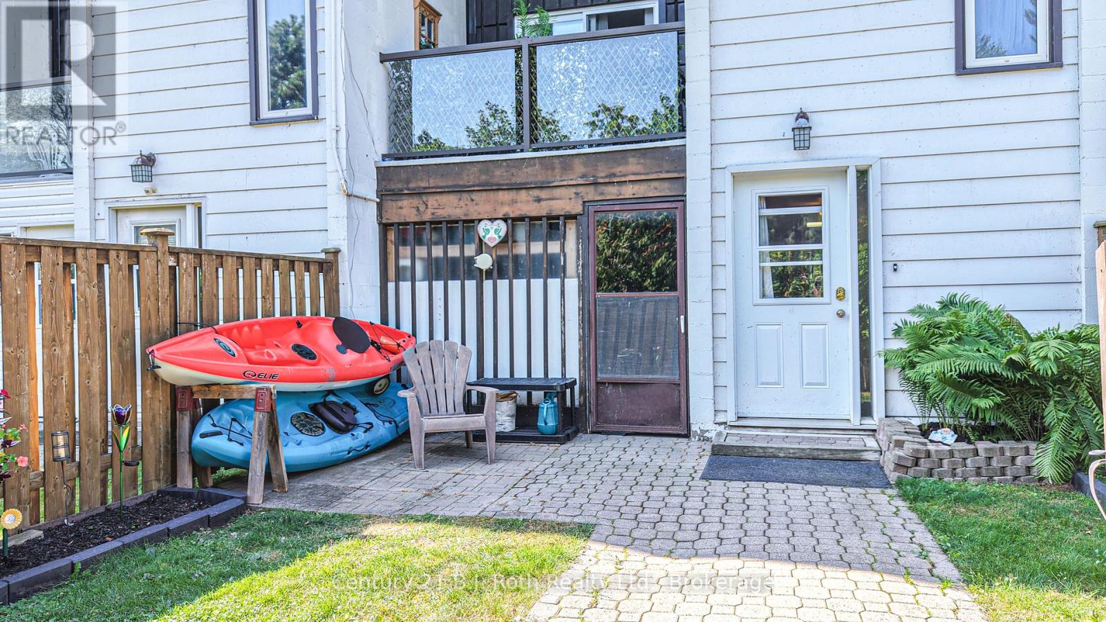 Photo 1 of 21 40 Victoria Crescent, Orillia ON
